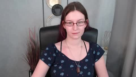 Snapshot of emma_lust94 chatting on 01.17.25 emma online show from 01.17.25