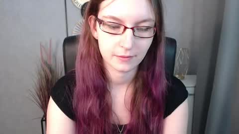 Snapshot of emma_lust94 chatting on 01.21.25 emma online show from 01.21.25
