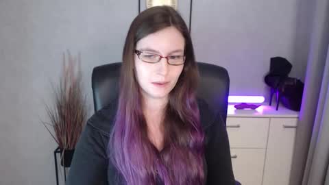 emma online show from 11.21.25