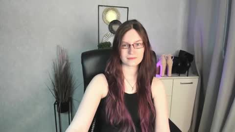Snapshot of emma_lust94 chatting on 04.27.26 emma online show from 04.27.26