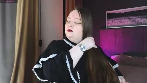 Snapshot of emma_razoom chatting on 10.14.25 Emma Razumovskaya online show from 10.14.25