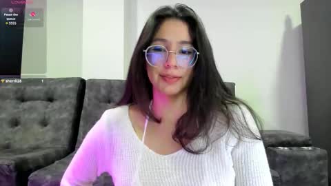 Snapshot of emma_sandovaal chatting on 10.20.25 Emma online show from 10.20.25