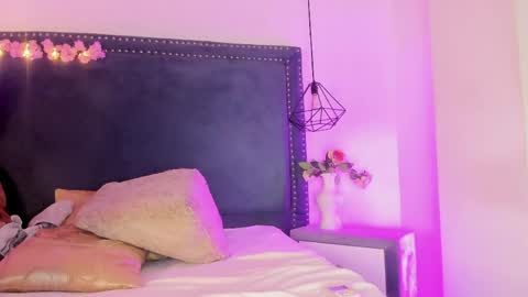 emma_saylor online show from 04.18.26