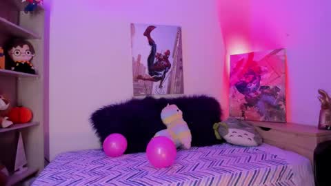 Snapshot of emma_soffia chatting on 11.26.25 EMMA online show from 11.26.25