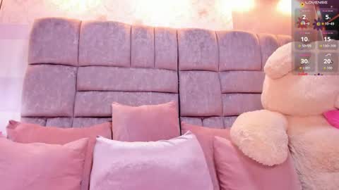 Snapshot of emma_stoonne chatting on 11.28.25 Emma online show from 11.28.25