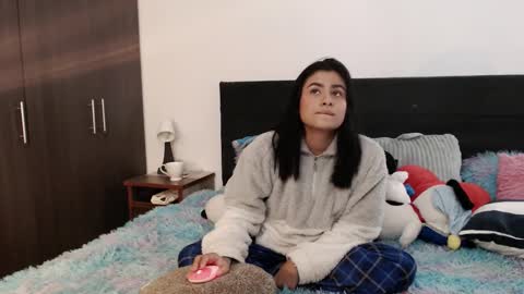 Snapshot of emma_thompson1 chatting on 02.25.26 Emma online show from 02.25.26