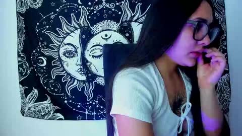 Snapshot of emma_timli1 chatting on 11.12.25 Emma online show from 11.12.25