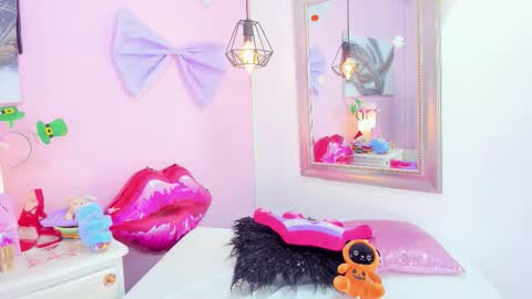 Emma  online show from 03.15.26