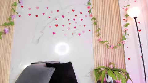 Snapshot of emmaclark_1 chatting on 09.20.25 emmaclark_1 online show from 09.20.25