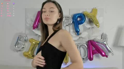 Snapshot of emmacrown chatting on 12.04.25 Emma online show from 12.04.25