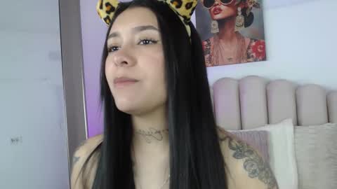 Snapshot of emmacute_x chatting on 10.13.25 emmacute_x online show from 10.13.25