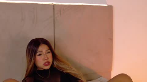 E M M A  online show from 04.22.26