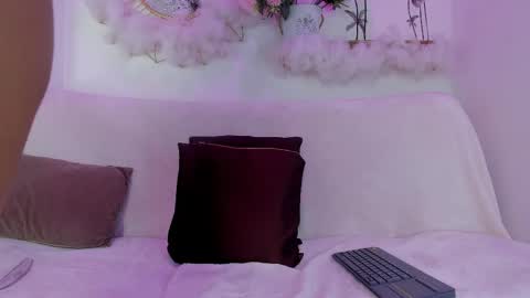 Emma Duque online show from 04.18.26