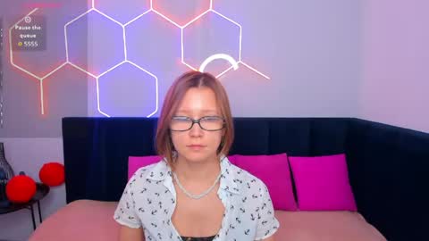 Emma 3 online show from 04.21.26