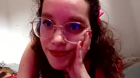 Snapshot of emmaguanaof chatting on 05.16.26 Emma online show from 05.16.26