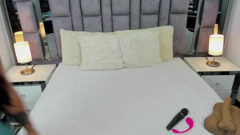 EMMA HILL online show from 01.29.25