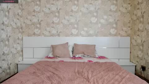 Snapshot of emmalendyson chatting on 11.14.25 emmalendyson online show from 11.14.25