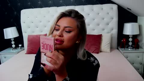 Emma Mavis online show from 12.04.24