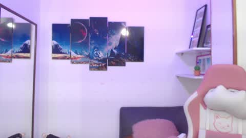 Snapshot of emmamyers_ chatting on 02.01.25 Emma online show from 02.01.25