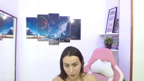 Snapshot of emmamyers_ chatting on 02.26.25 Emma online show from 02.26.25