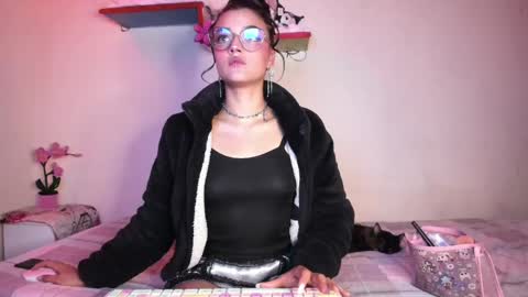 Snapshot of emmantho chatting on 05.12.26 Emmantho online show from 05.12.26