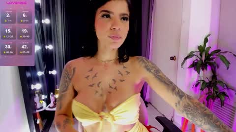 Emma Russell online show from 11.21.25