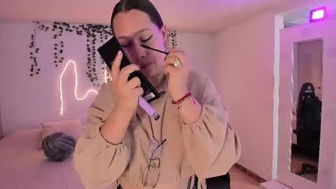 Emma Torres online show from 09.30.25