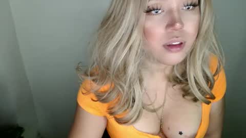 Snapshot of emmawatsoons chatting on 09.23.25 YourDreamGirl Emma online show from 09.23.25