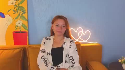Snapshot of emmawells_s chatting on 06.22.26 emmawells_s online show from 06.22.26