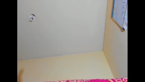 hi im emmalina welcome to your happy place online show from 12.21.24