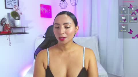 Snapshot of emmi_cam chatting on 04.29.26 Emmi Cam online show from 04.29.26