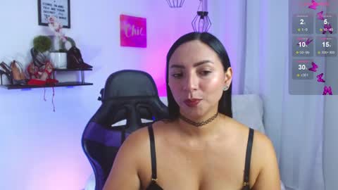 Snapshot of emmi_cam chatting on 05.20.26 Emmi Cam online show from 05.20.26