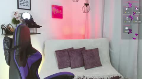 Snapshot of emmi_cam chatting on 06.12.26 Emmi Cam online show from 06.12.26