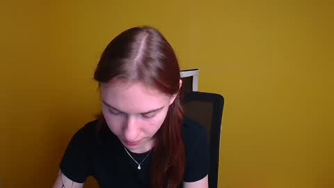 Snapshot of emmi_rossum chatting on 02.24.25 Emmi online show from 02.24.25