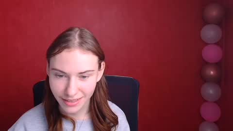Snapshot of emmi_rossum chatting on 02.26.25 Emmi online show from 02.26.25