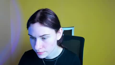 Snapshot of emmi_rossum chatting on 03.12.25 Emmi online show from 03.12.25