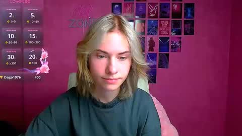 Snapshot of emmi_rossum chatting on 10.18.25 Emmi online show from 10.18.25