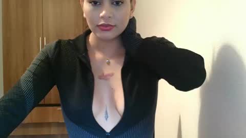 Snapshot of emmie_xxx chatting on 12.02.24 emmie online show from 12.02.24