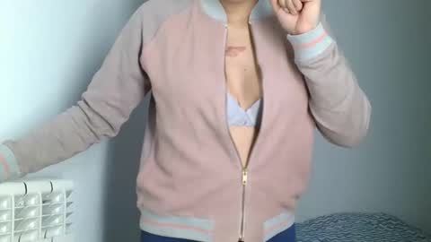 Snapshot of emmie_xxx chatting on 12.16.24 emmie online show from 12.16.24