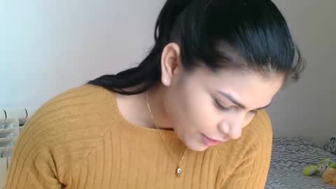 Snapshot of emmie_xxx chatting on 12.19.24 emmie online show from 12.19.24