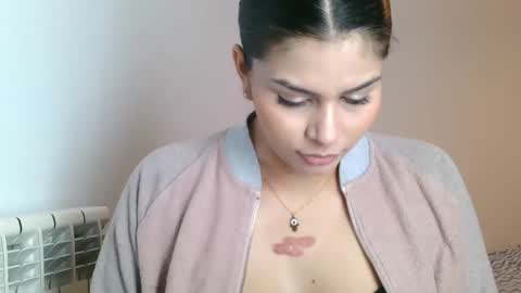 Snapshot of emmie_xxx chatting on 12.28.24 emmie online show from 12.28.24
