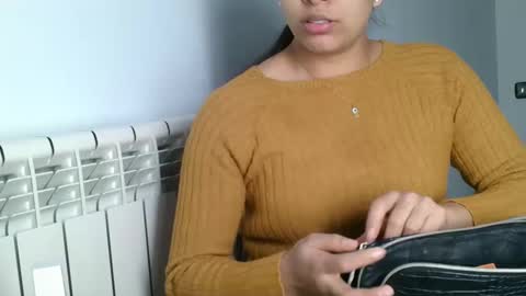 Snapshot of emmie_xxx chatting on 01.14.25 emmie online show from 01.14.25
