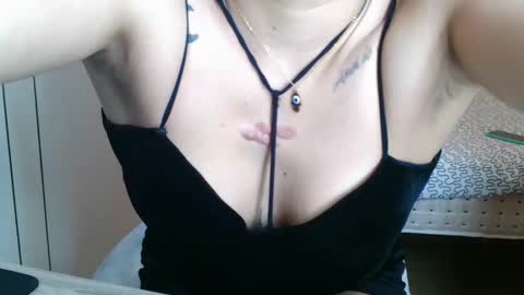 Snapshot of emmie_xxx chatting on 01.21.25 emmie online show from 01.21.25
