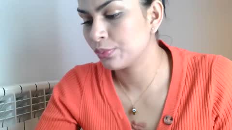 Snapshot of emmie_xxx chatting on 01.28.25 emmie online show from 01.28.25