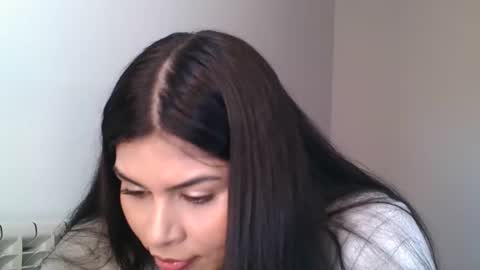Snapshot of emmie_xxx chatting on 02.11.25 emmie online show from 02.11.25