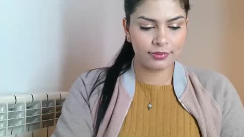 Snapshot of emmie_xxx chatting on 02.19.25 emmie online show from 02.19.25