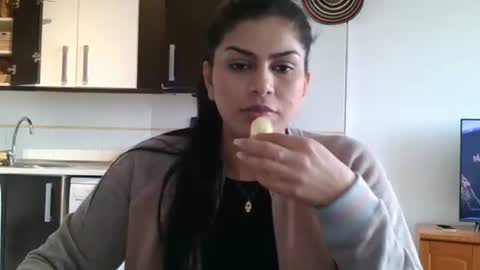 Snapshot of emmie_xxx chatting on 02.21.25 emmie online show from 02.21.25