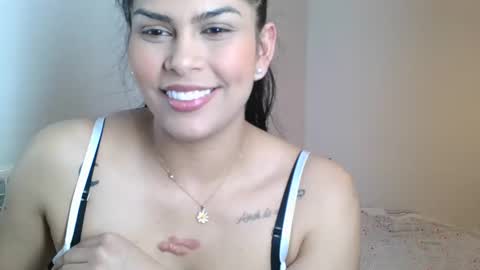 Snapshot of emmie_xxx chatting on 02.25.25 emmie online show from 02.25.25