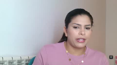 Snapshot of emmie_xxx chatting on 09.15.25 emmie online show from 09.15.25