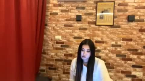 Mia online show from 10.08.25